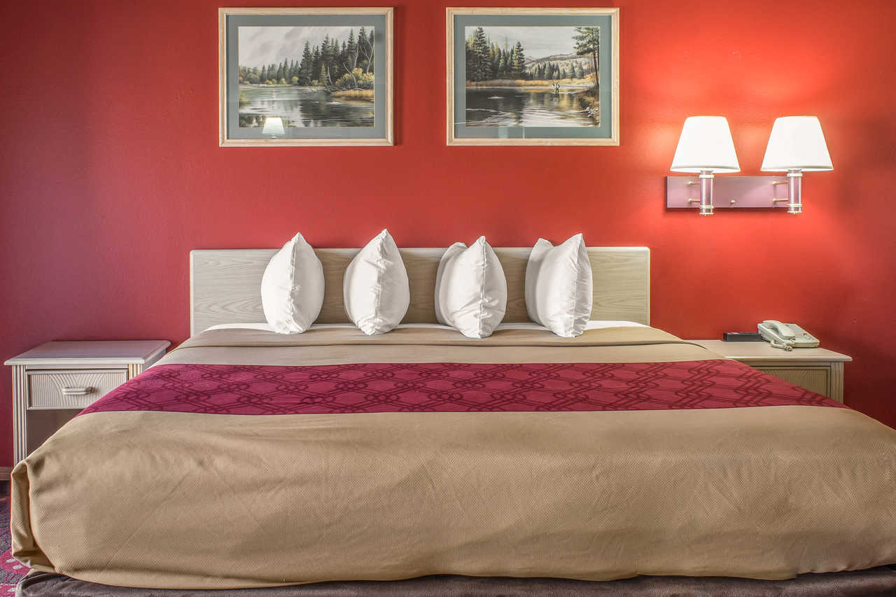 Spencer Inn & Suites