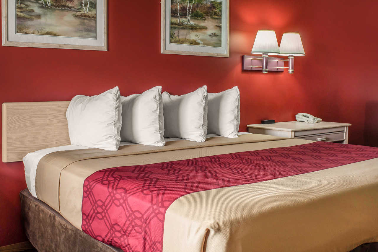 Spencer Inn & Suites