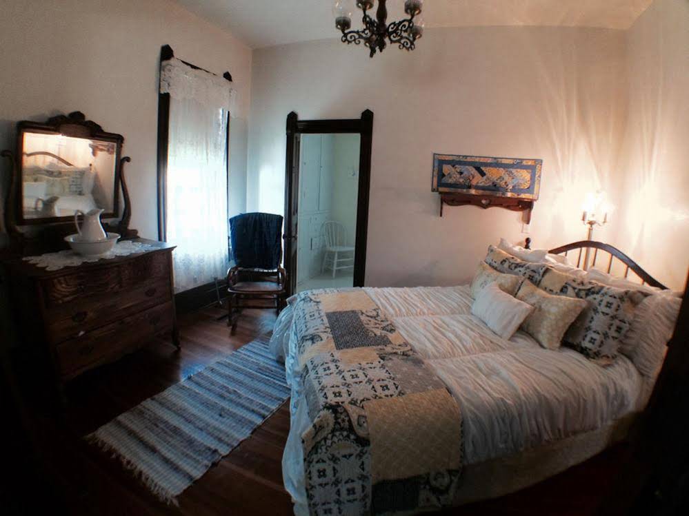 Taylor Made Bed And Breakfast