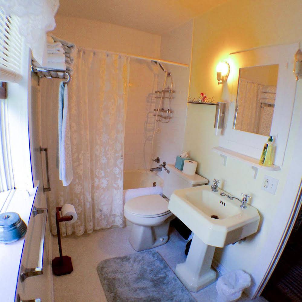 Taylor Made Bed And Breakfast