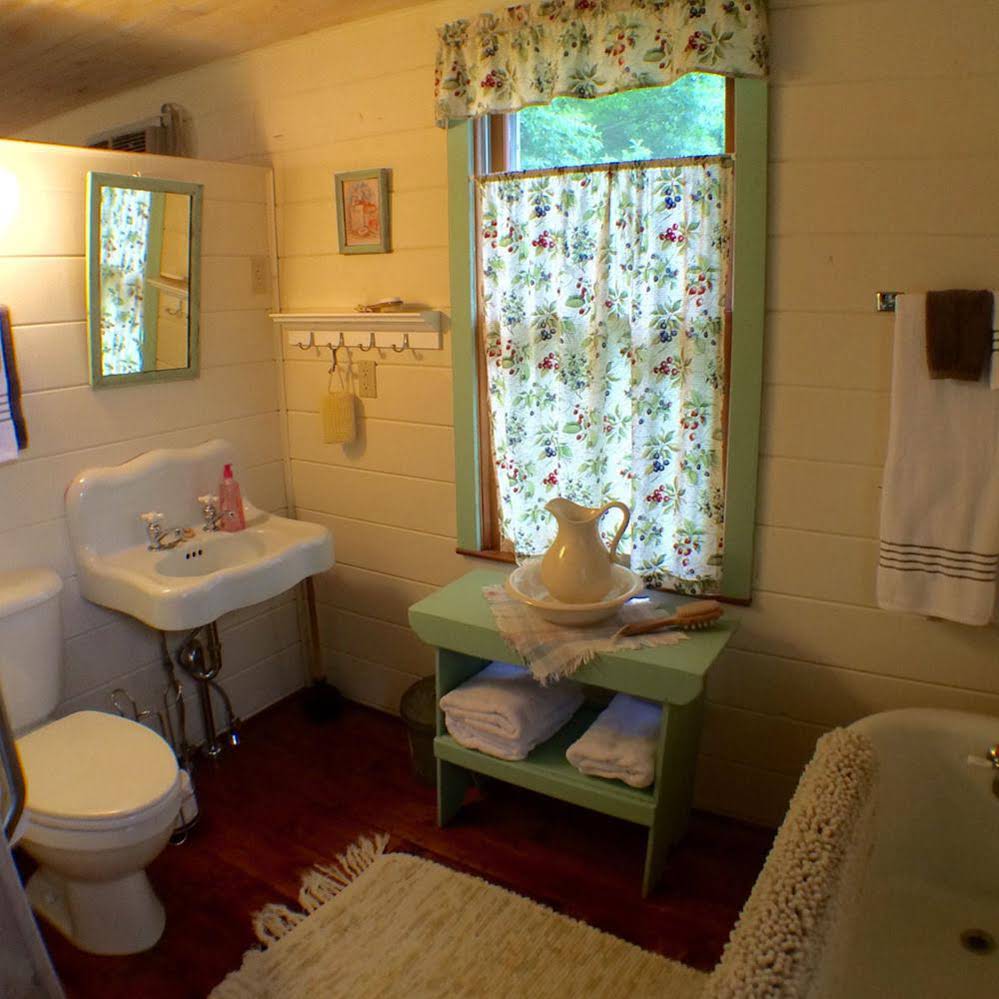 Taylor Made Bed And Breakfast