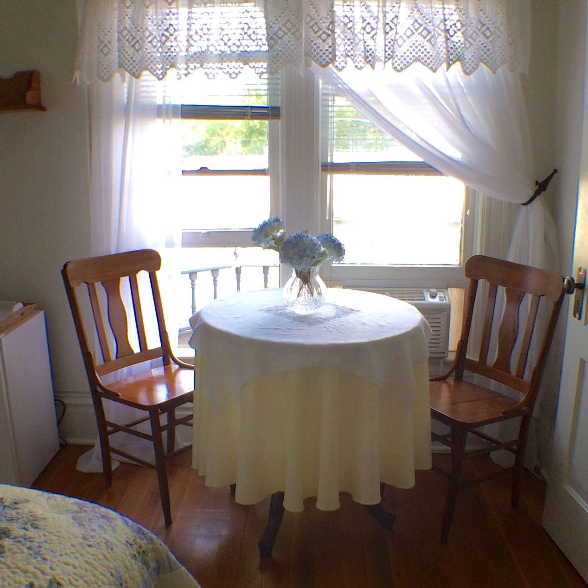 Taylor Made Bed And Breakfast