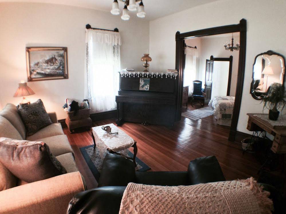 Taylor Made Bed And Breakfast