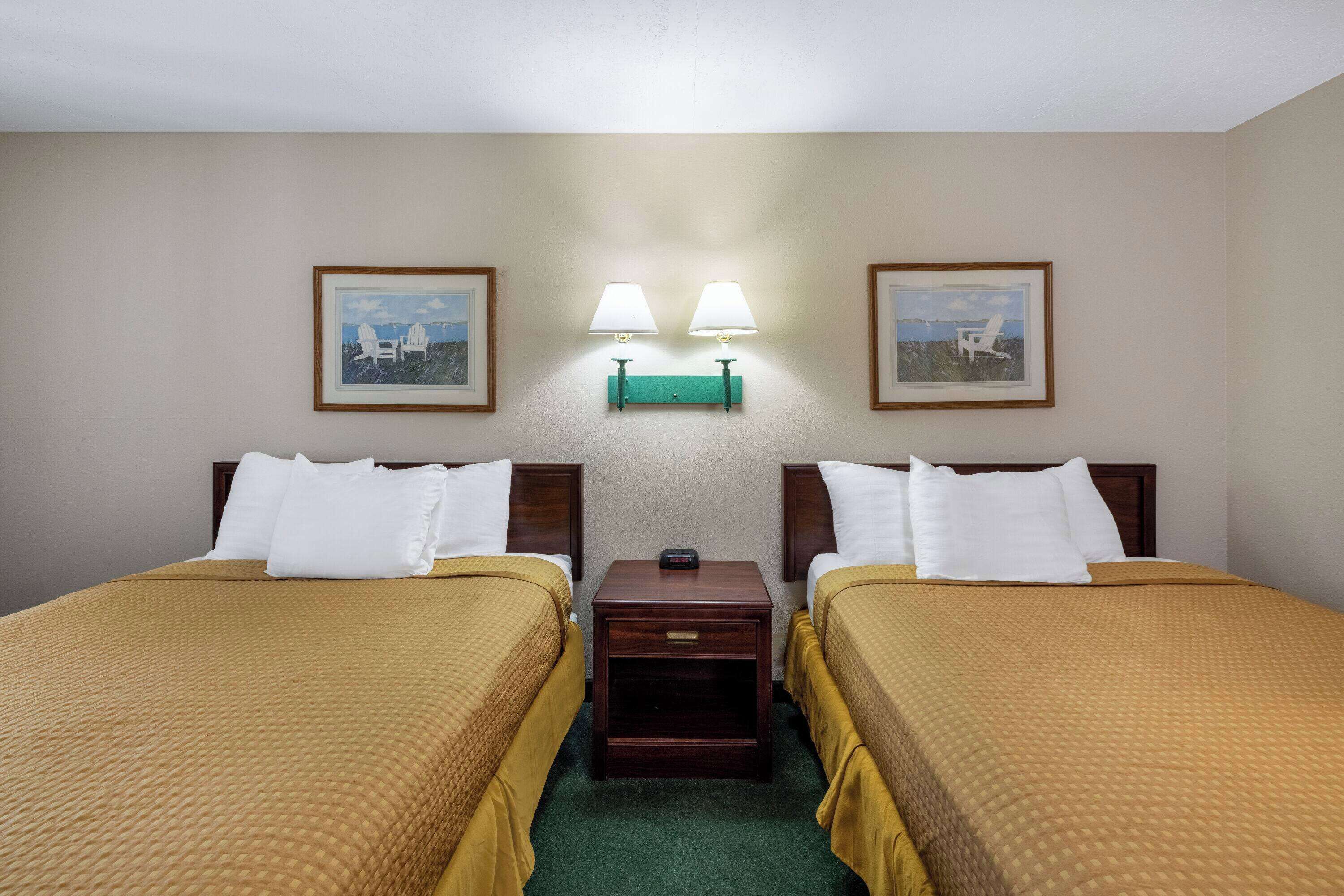 Travelodge by Wyndham Spirit Lake/Okoboji