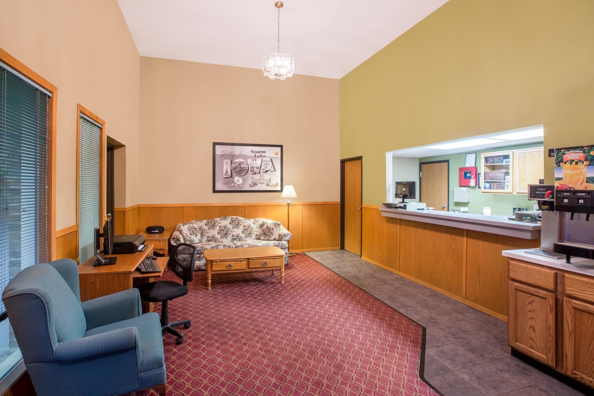 Super 8 by Wyndham Storm Lake