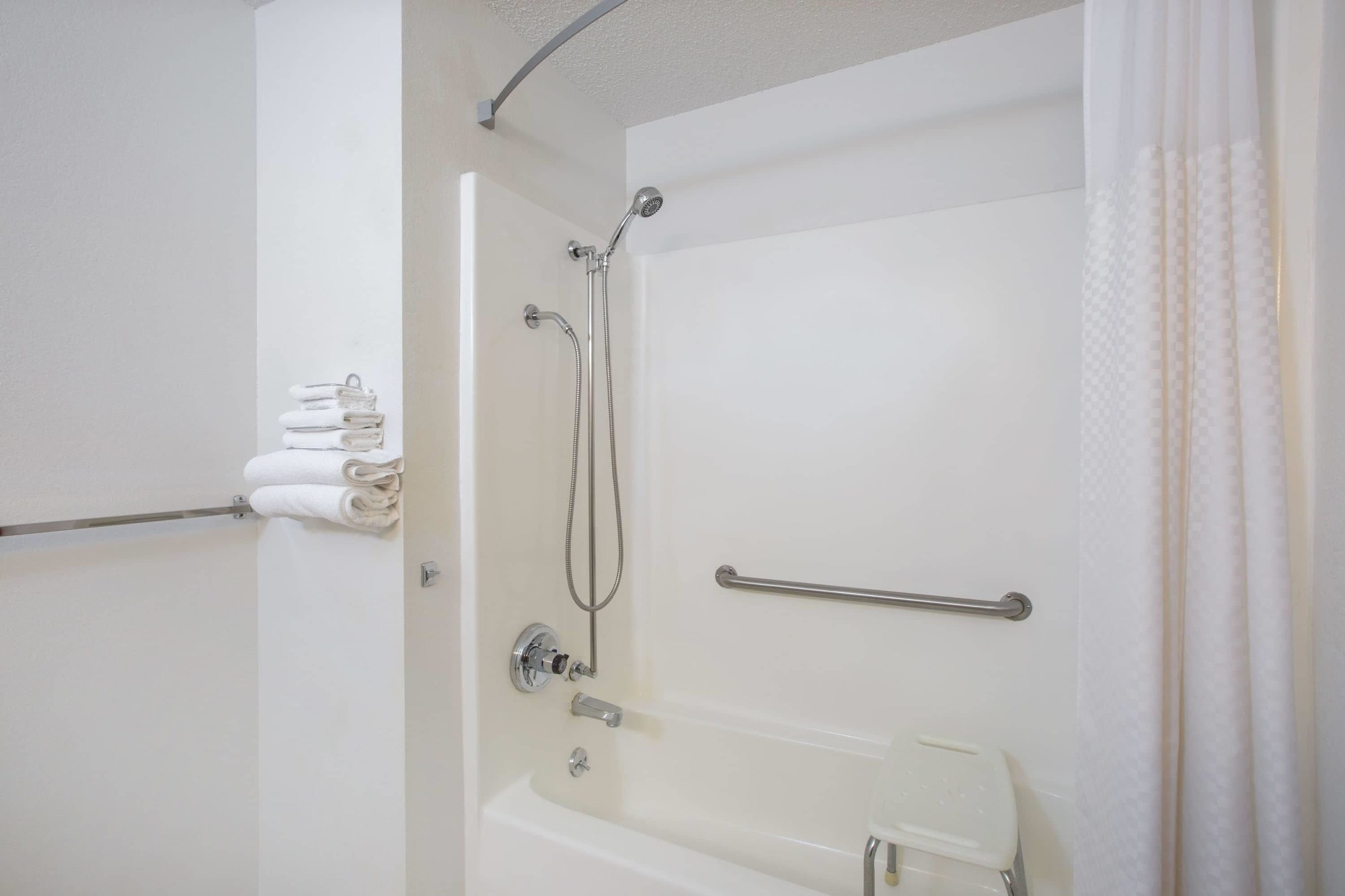 Super 8 by Wyndham Storm Lake