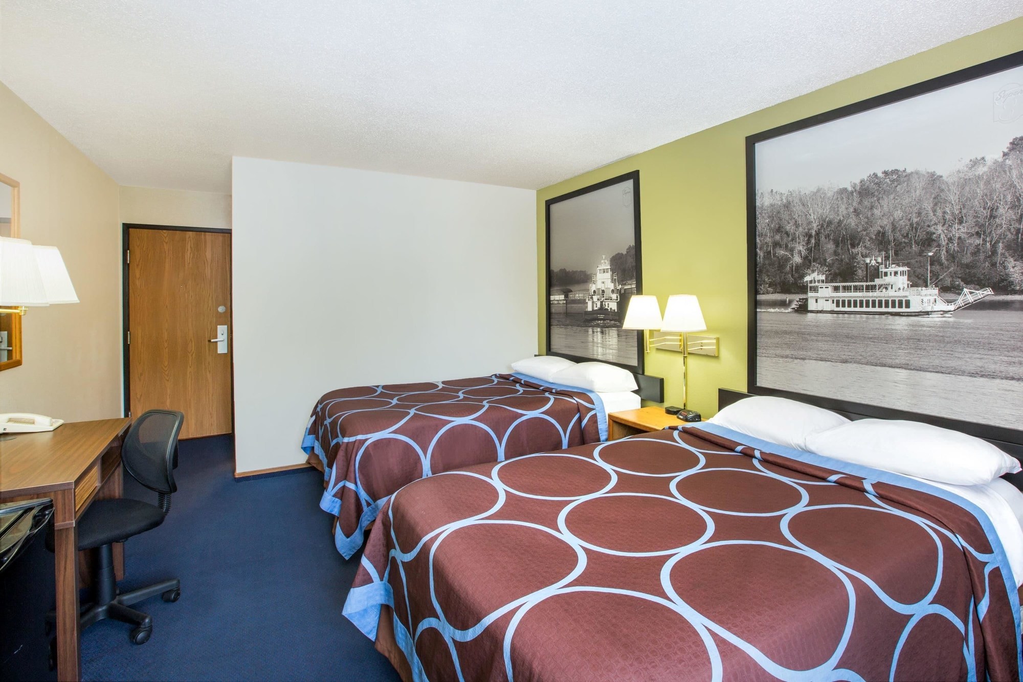 Super 8 by Wyndham Storm Lake