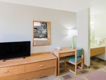 Super 8 by Wyndham Toledo