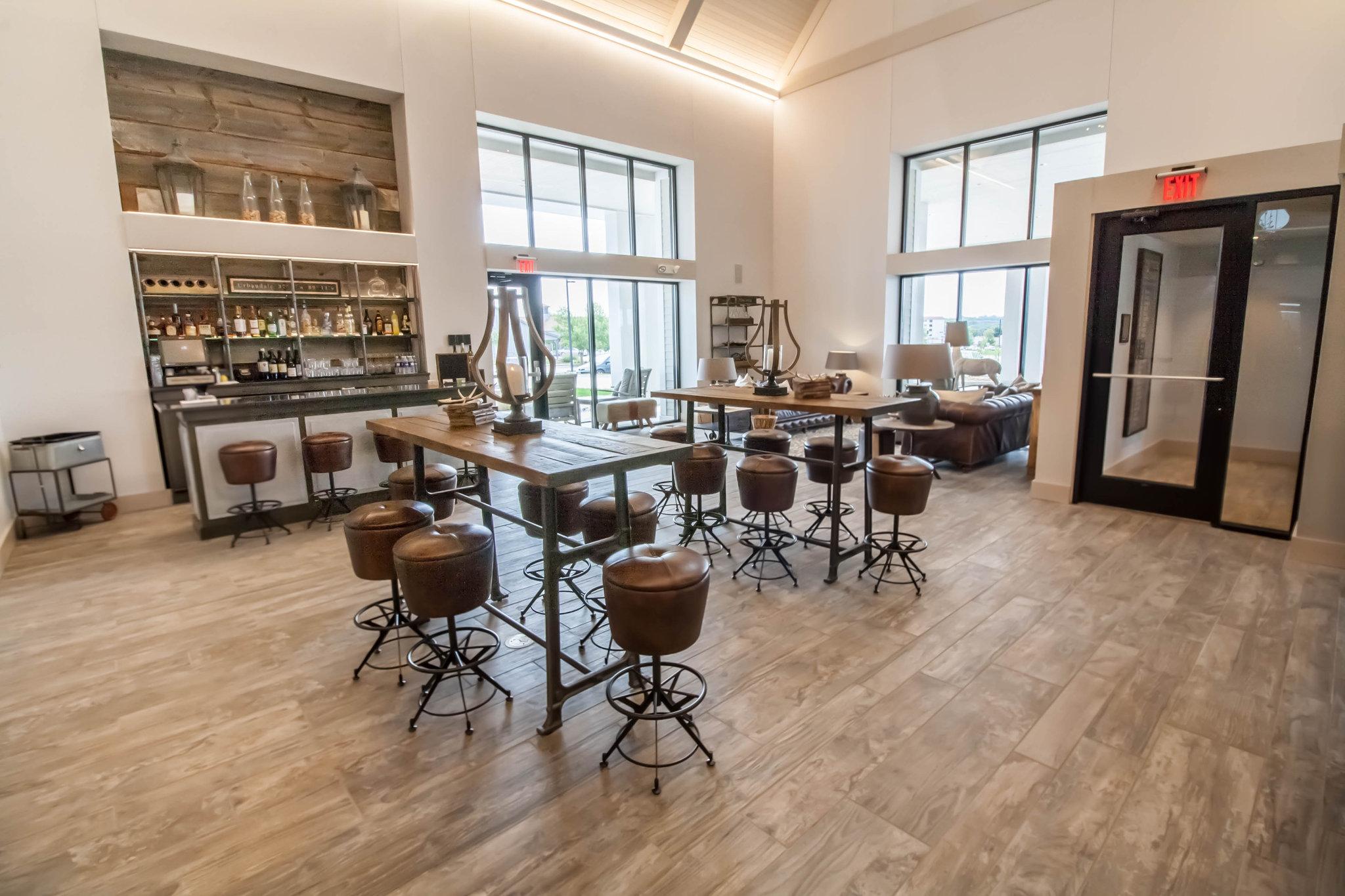 Hotel Renovo Des Moines Urbandale, Tapestry Collection Hilton