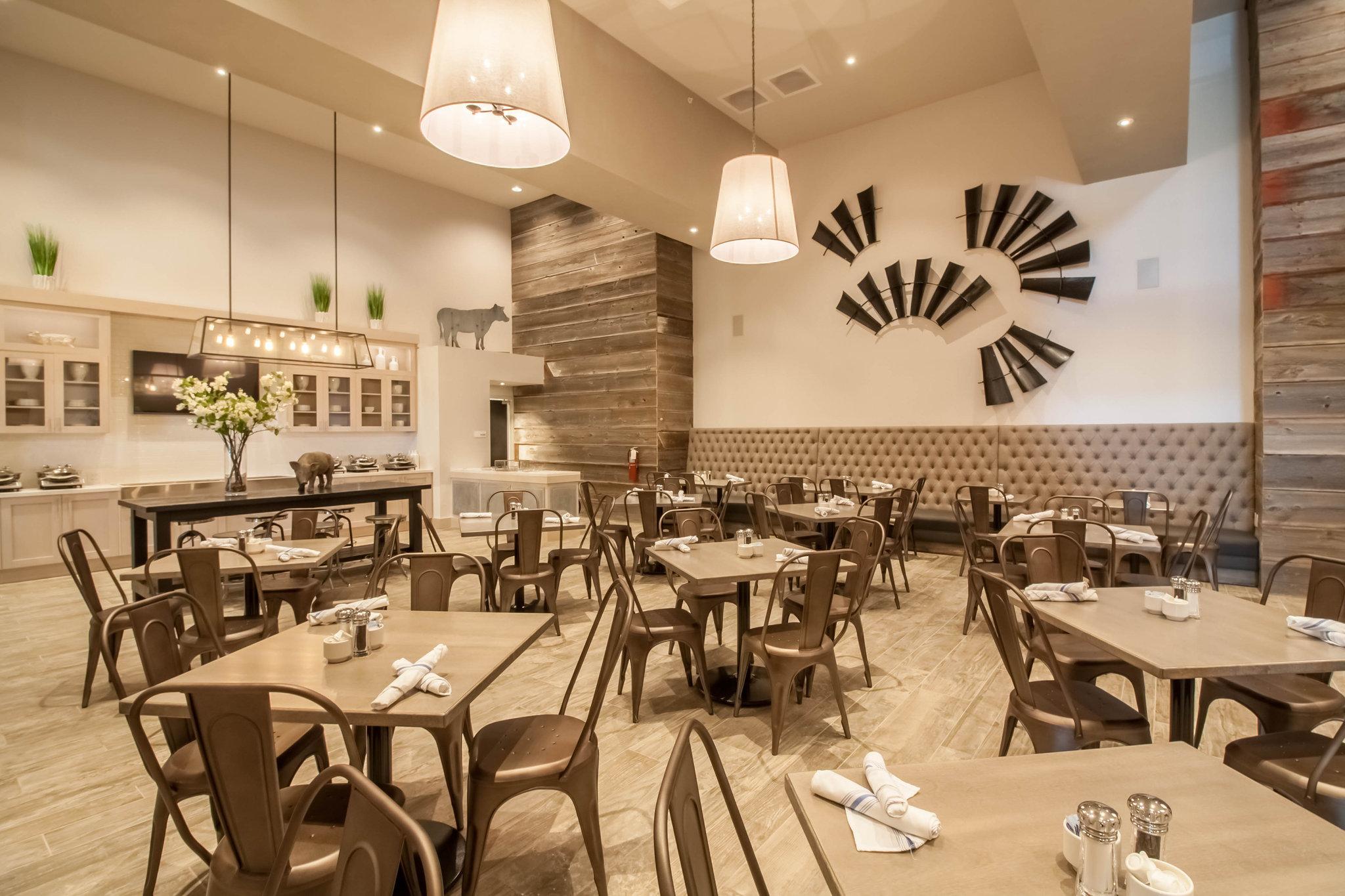 Hotel Renovo Des Moines Urbandale, Tapestry Collection Hilton