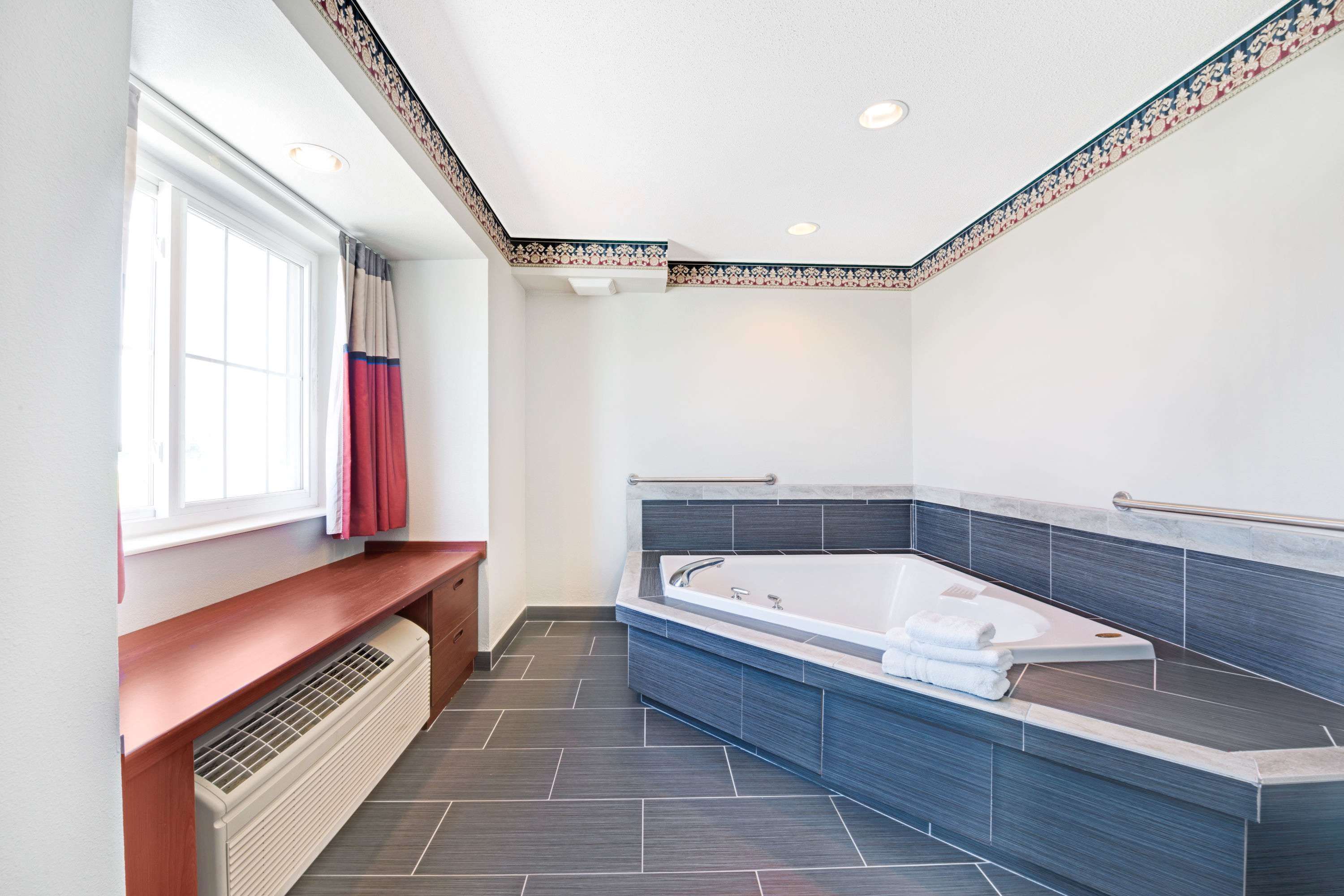 Microtel Inn & Suites by Wyndham Urbandale/Des Moines