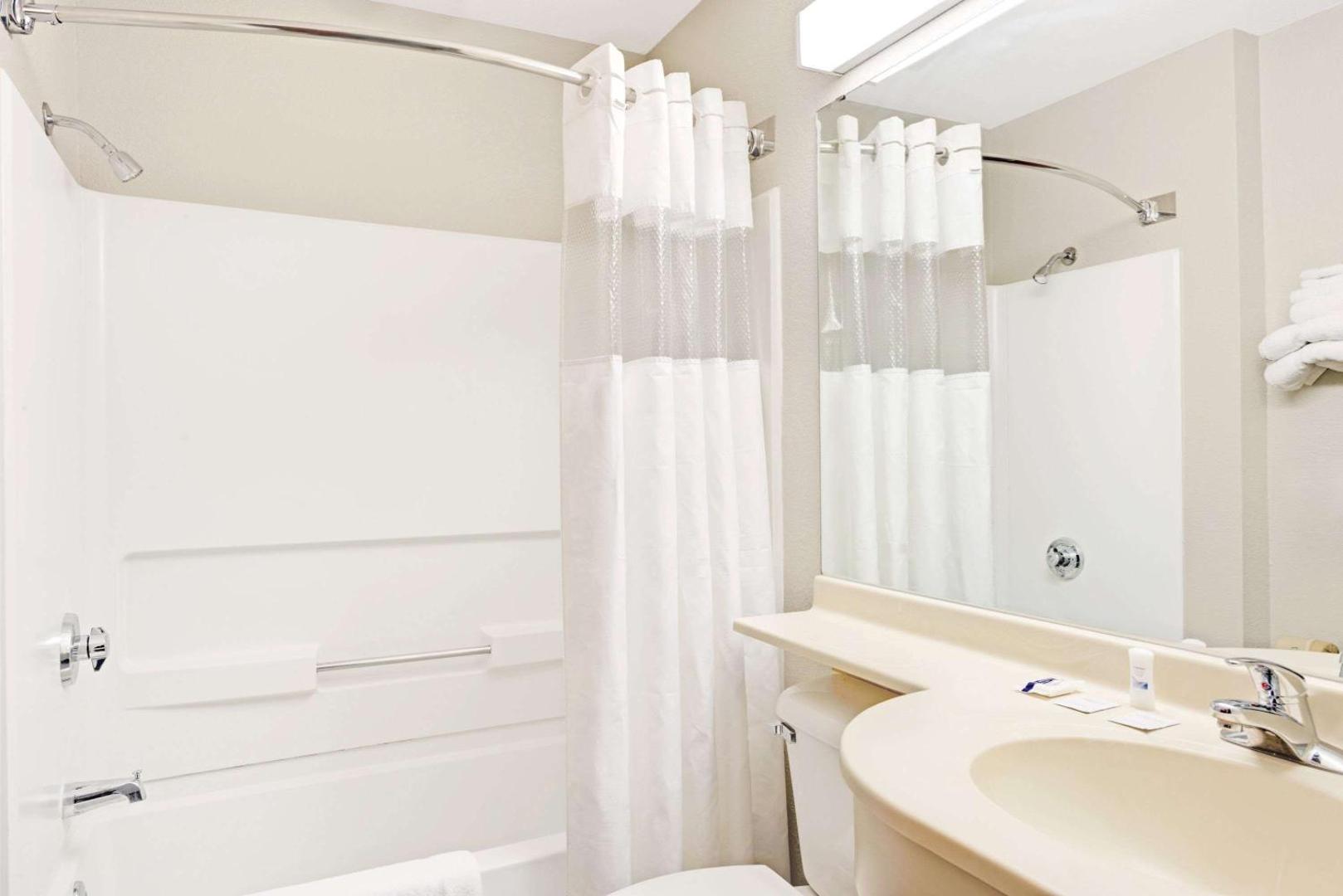 Microtel Inn & Suites by Wyndham Urbandale/Des Moines