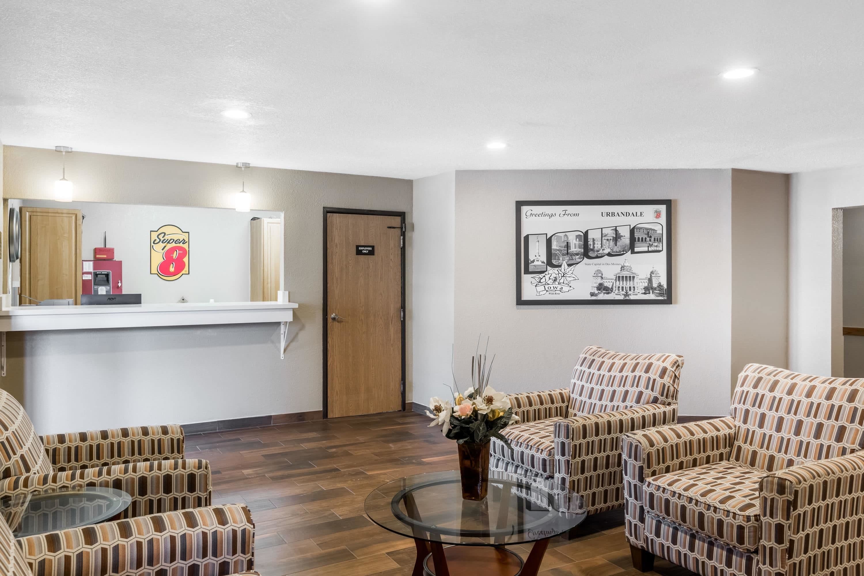 Super 8 by Wyndham Urbandale/Des Moines Area