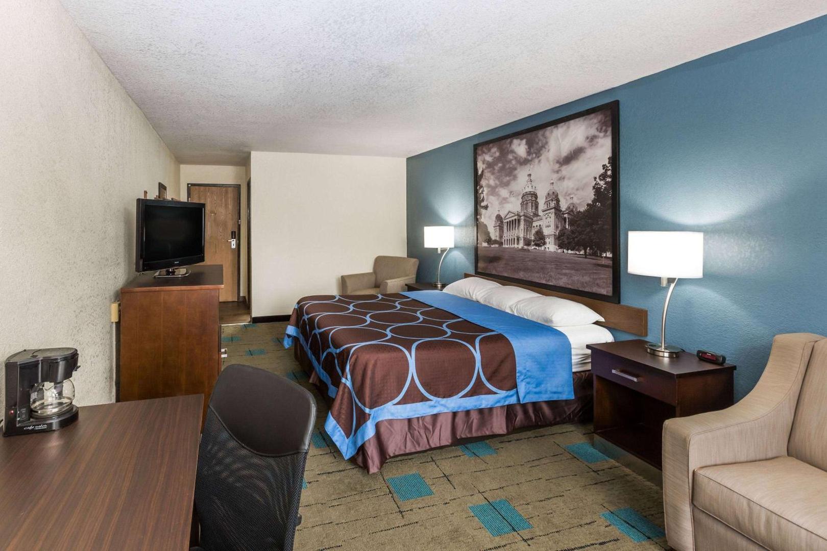 Super 8 by Wyndham Urbandale/Des Moines Area