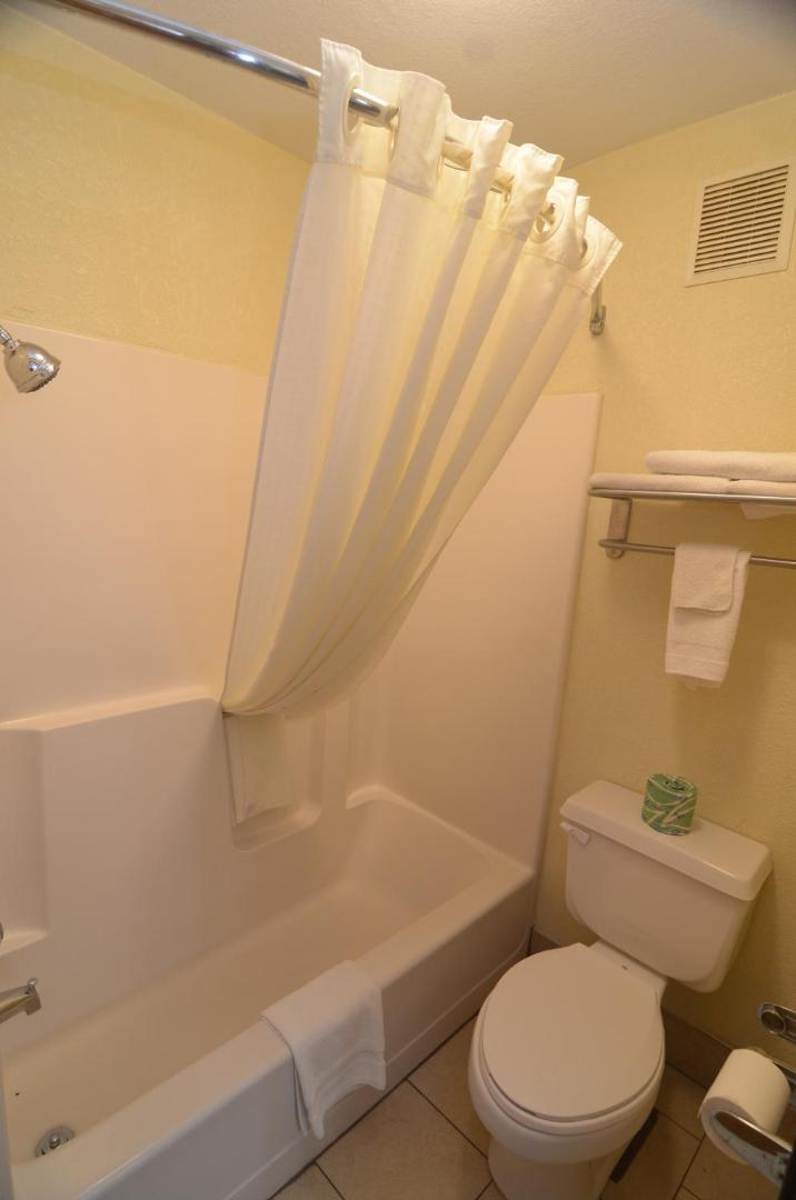 Super 8 by Wyndham Urbandale/Des Moines Area