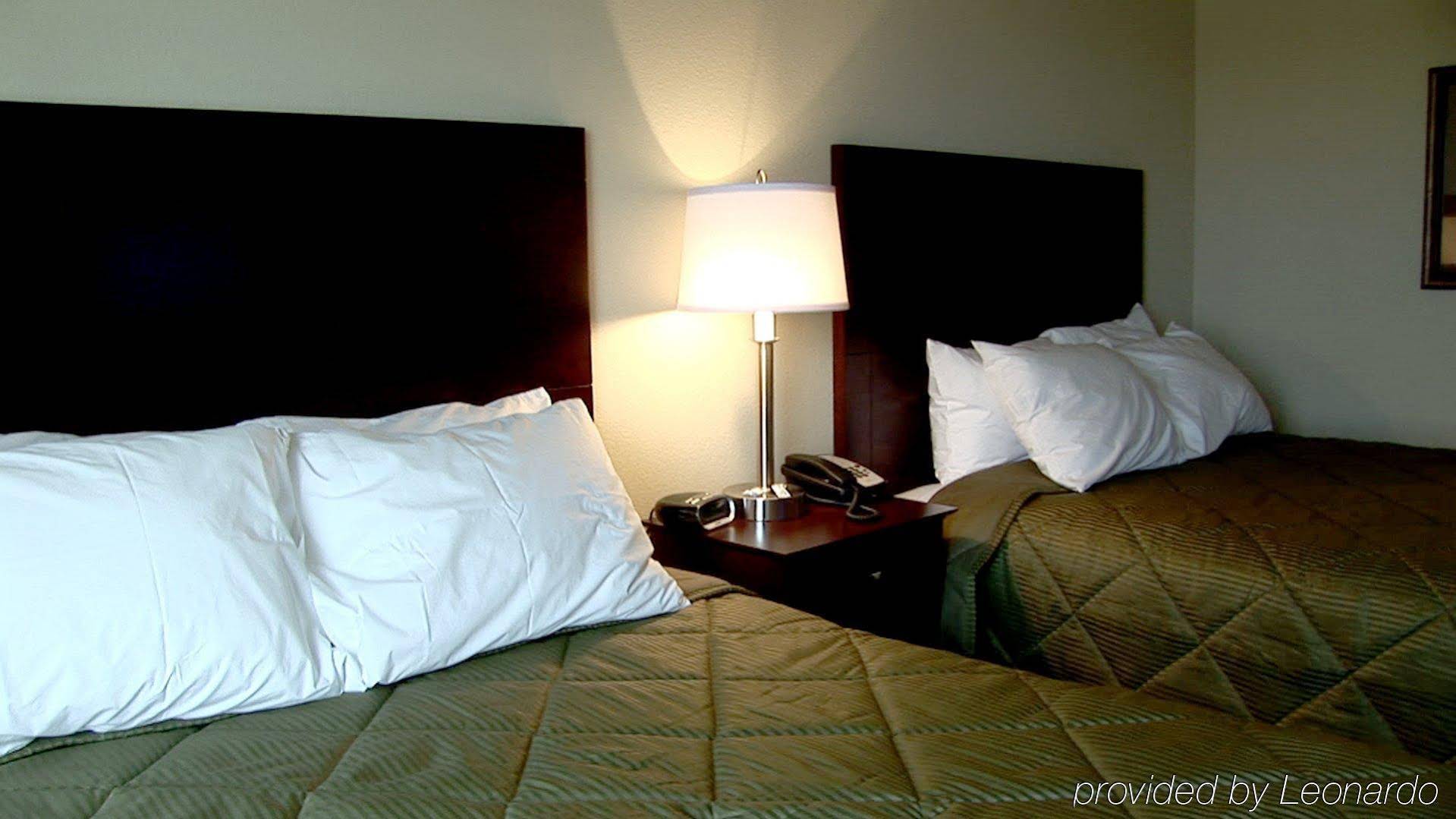 Cobblestone Inn & Suites