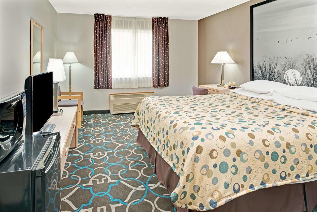 Super 8 by Wyndham Walnut