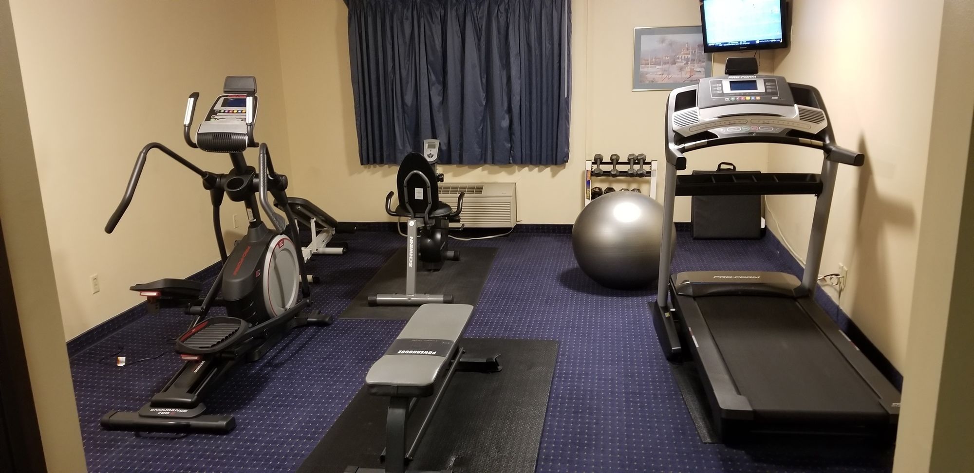 Hometown Inn & Suites