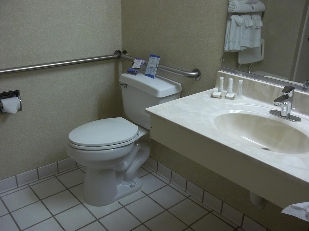 Baymont by Wyndham Waterloo