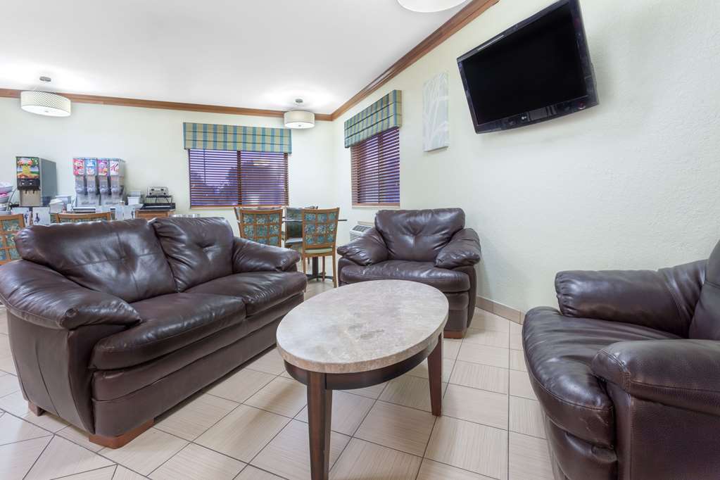 Baymont by Wyndham Waterloo