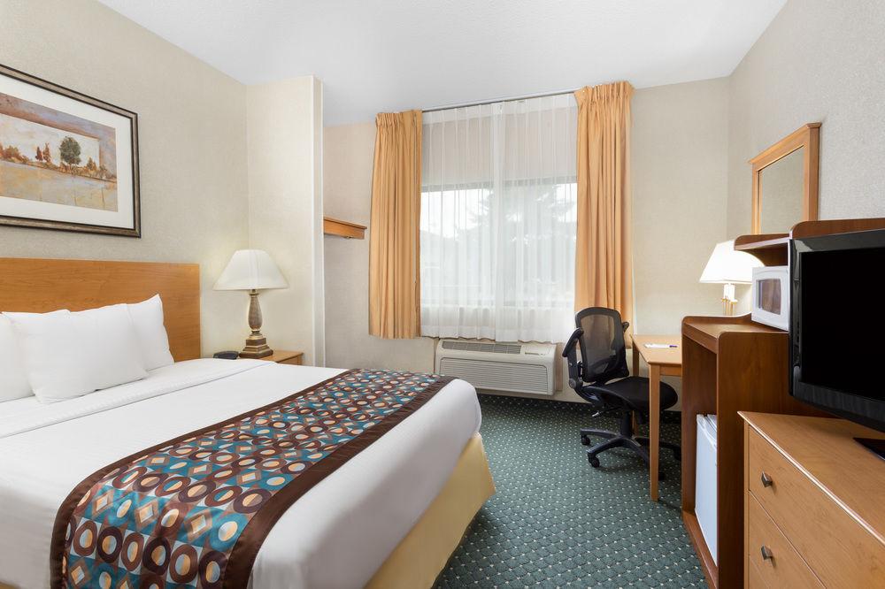 Baymont by Wyndham Waterloo