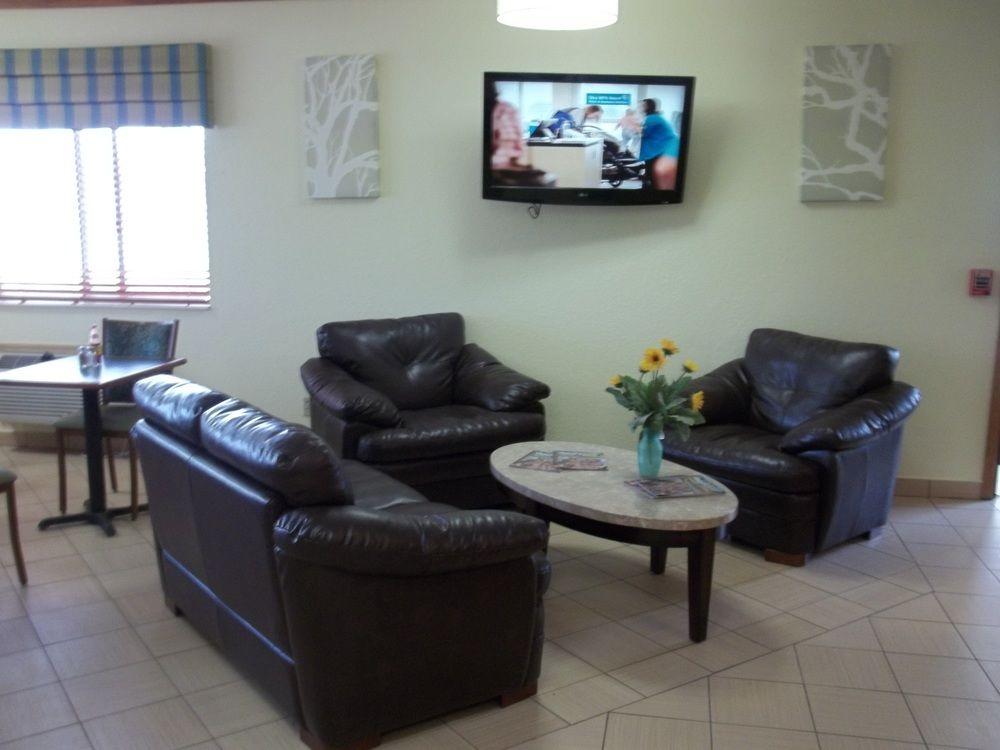 Baymont by Wyndham Waterloo