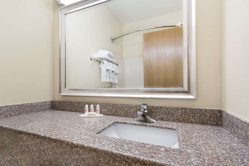 Baymont by Wyndham Waterloo