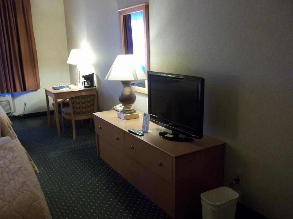 Baymont by Wyndham Waterloo