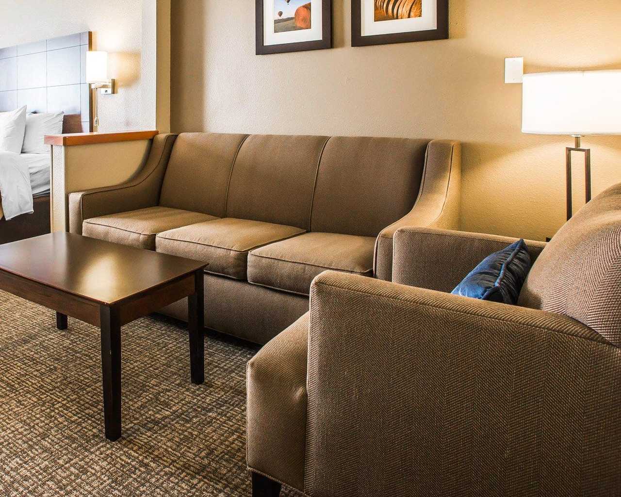 Comfort Inn & Suites Waterloo - Cedar Falls