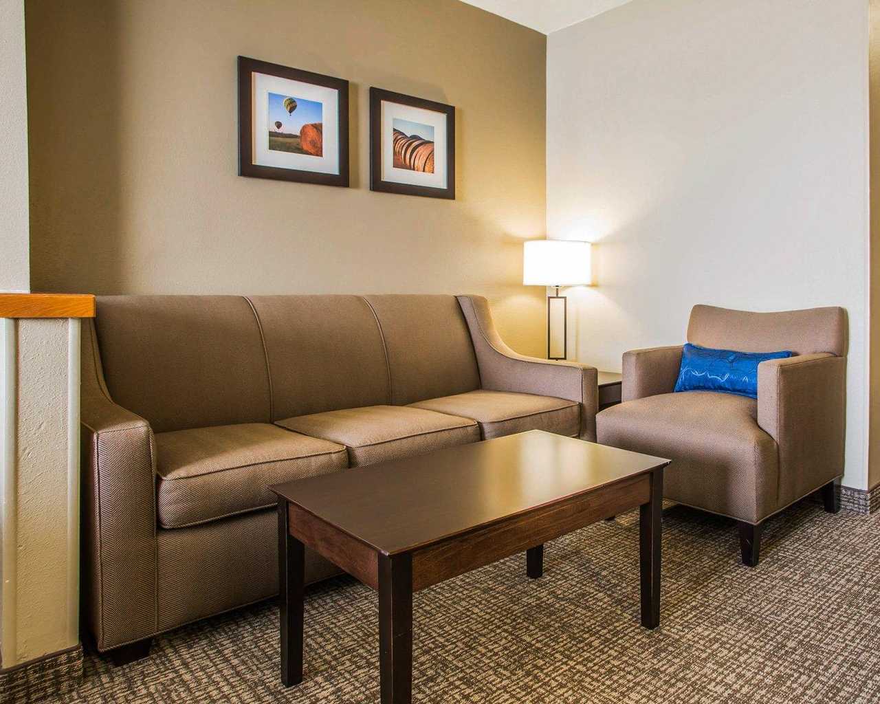 Comfort Inn & Suites Waterloo - Cedar Falls