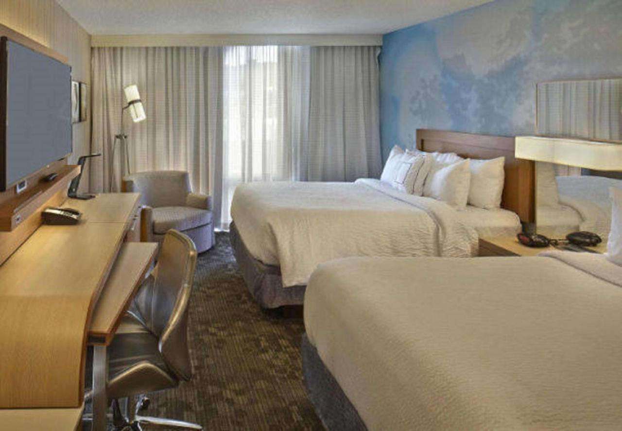 Courtyard Waterloo Cedar Falls