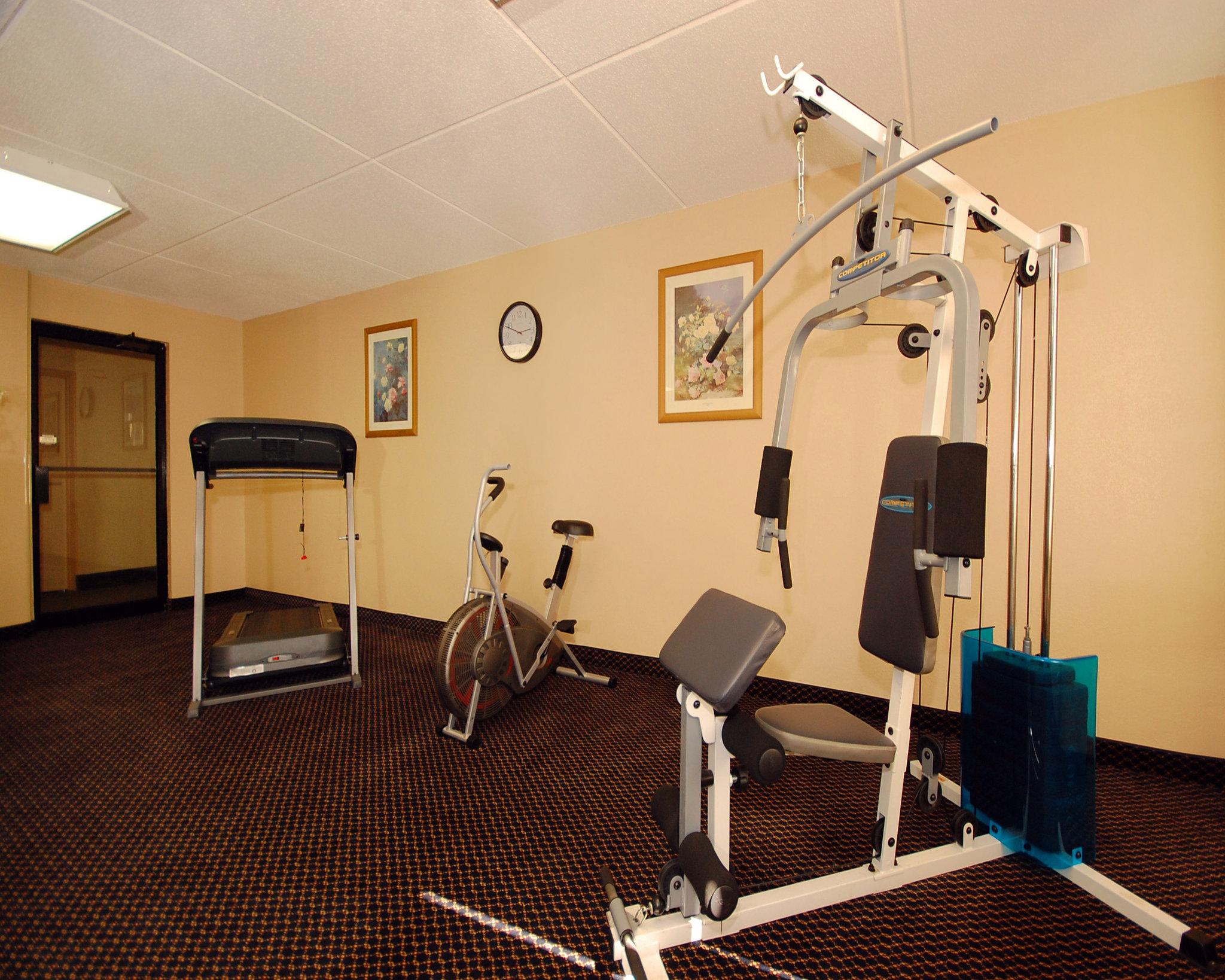 Econo Lodge Inn & Suites