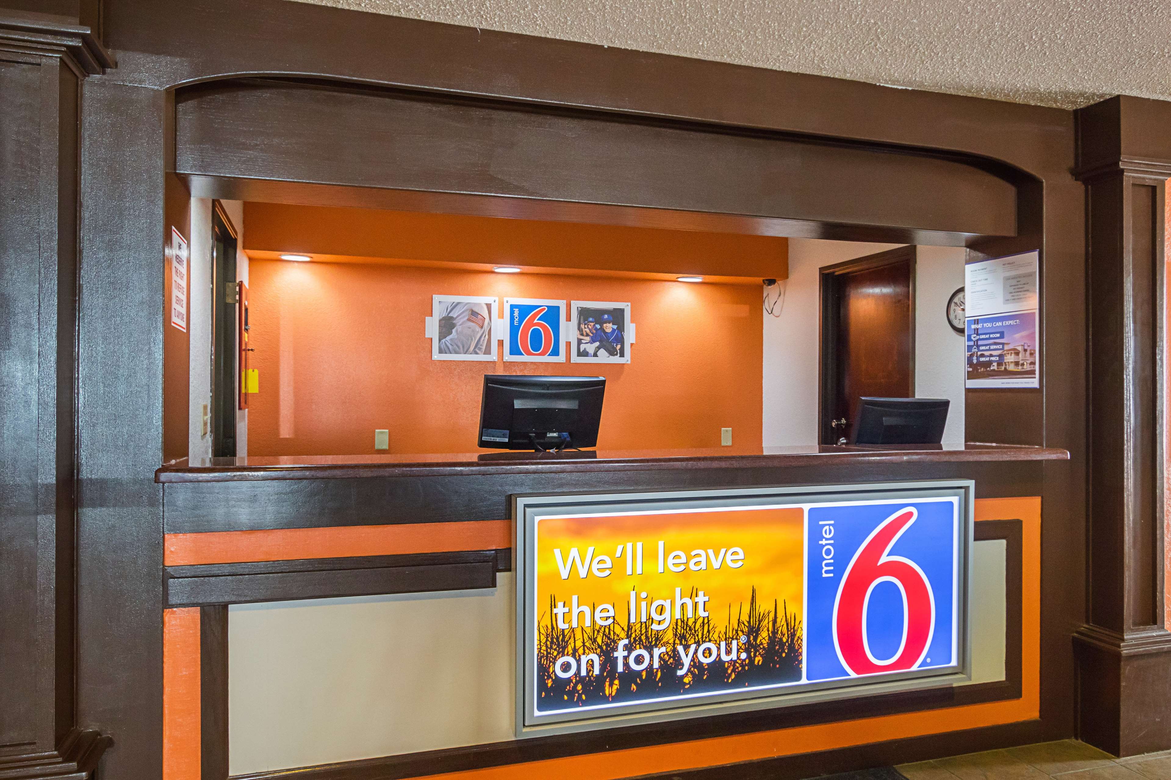 Motel 6 Crossroads Mall - Waterloo - Cedar Falls