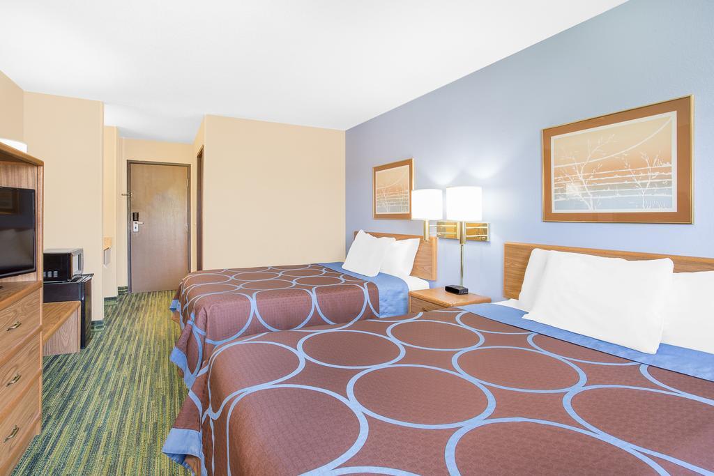 Boarders Inn & Suites by Cobblestone Hotels - Waterloo