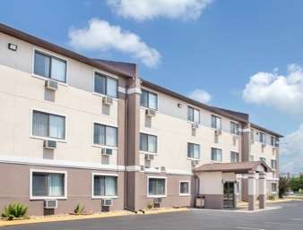 Boarders Inn & Suites by Cobblestone Hotels - Waterloo