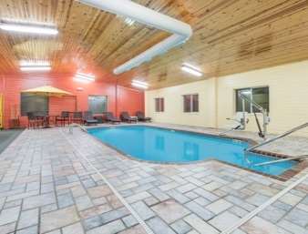 Super 8 by Wyndham Webster City IA