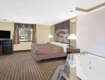 Super 8 by Wyndham Webster City IA