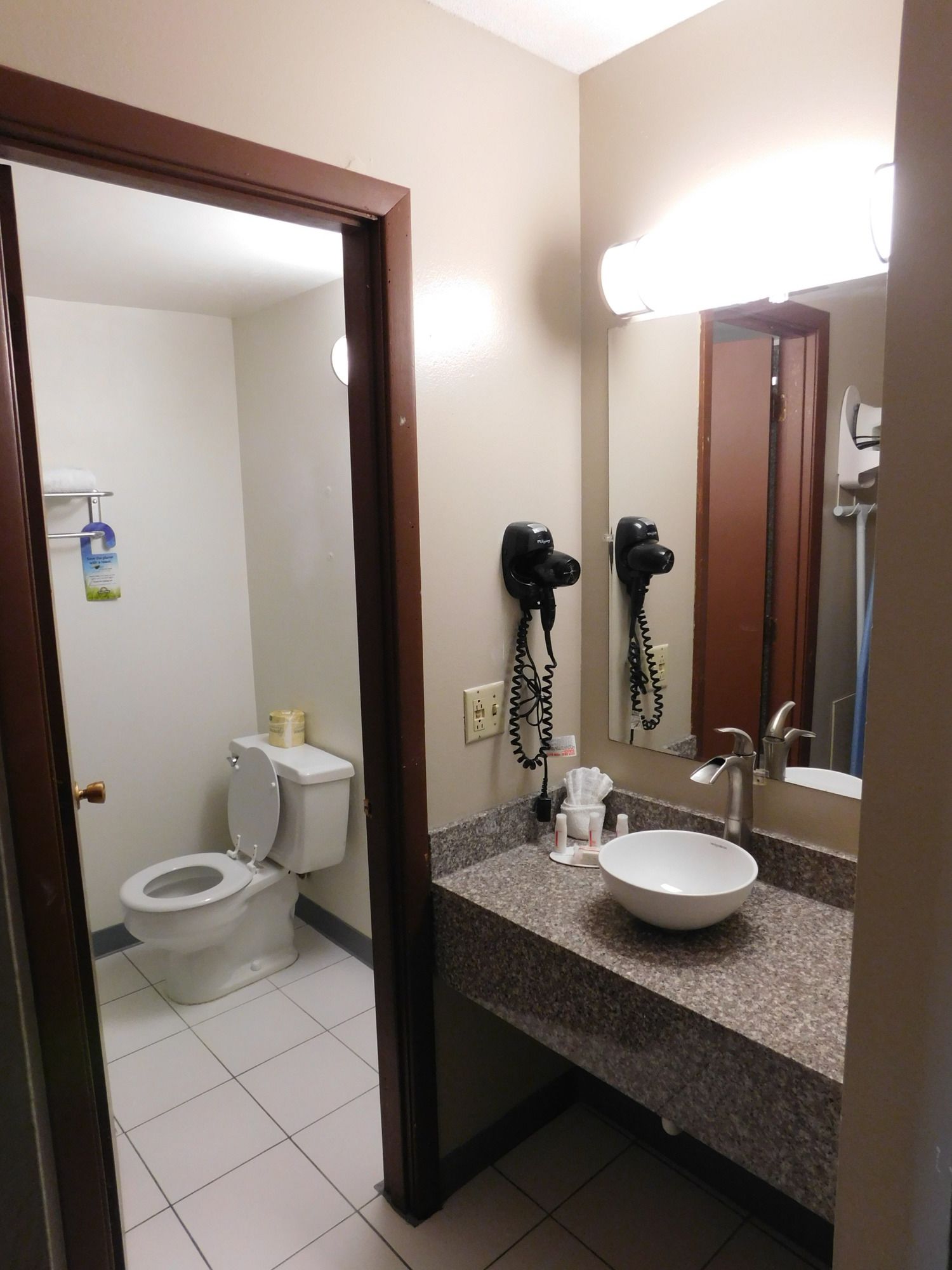 Days Inn by Wyndham West Branch Iowa City Area