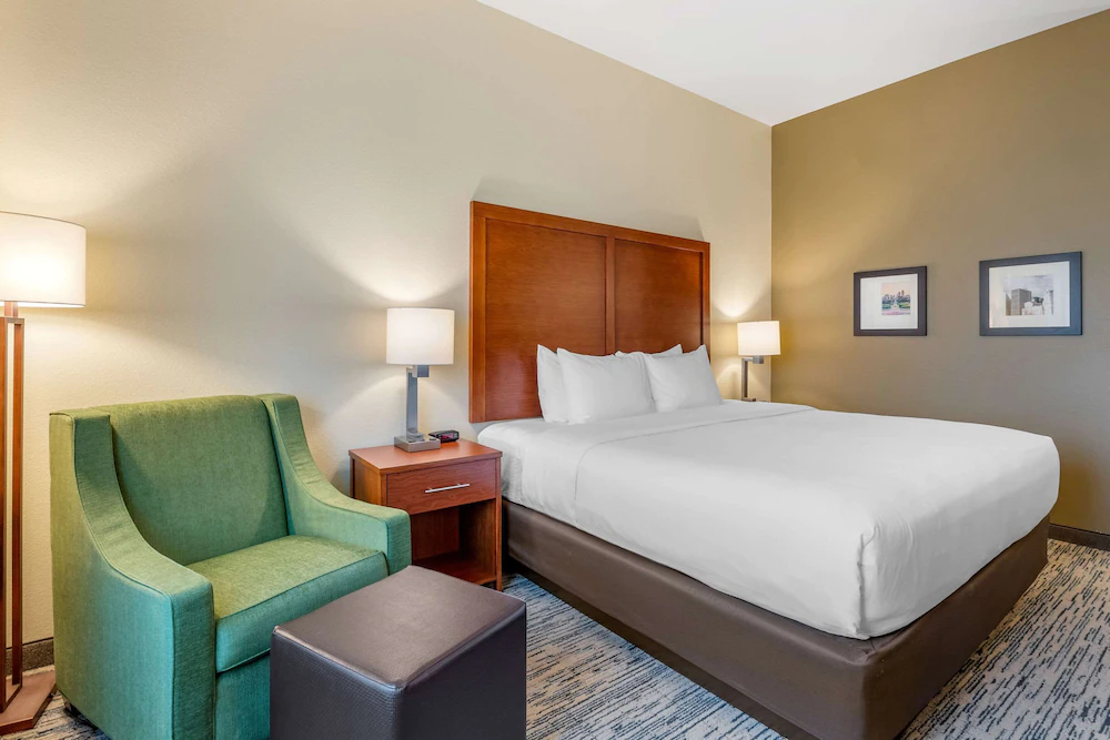 Comfort Inn & Suites West Des Moines