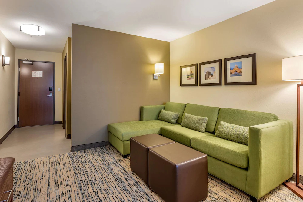 Comfort Inn & Suites West Des Moines