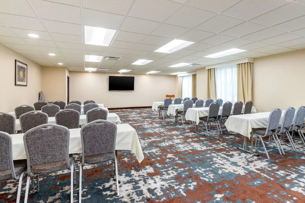 Comfort Inn & Suites West Des Moines