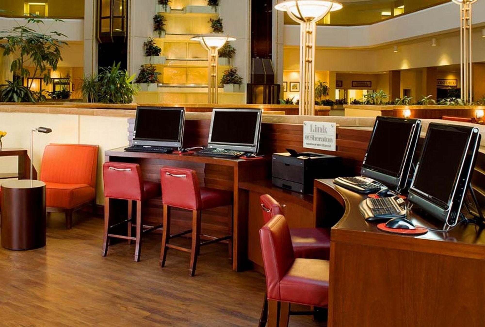 Sheraton West Des Moines Hotel