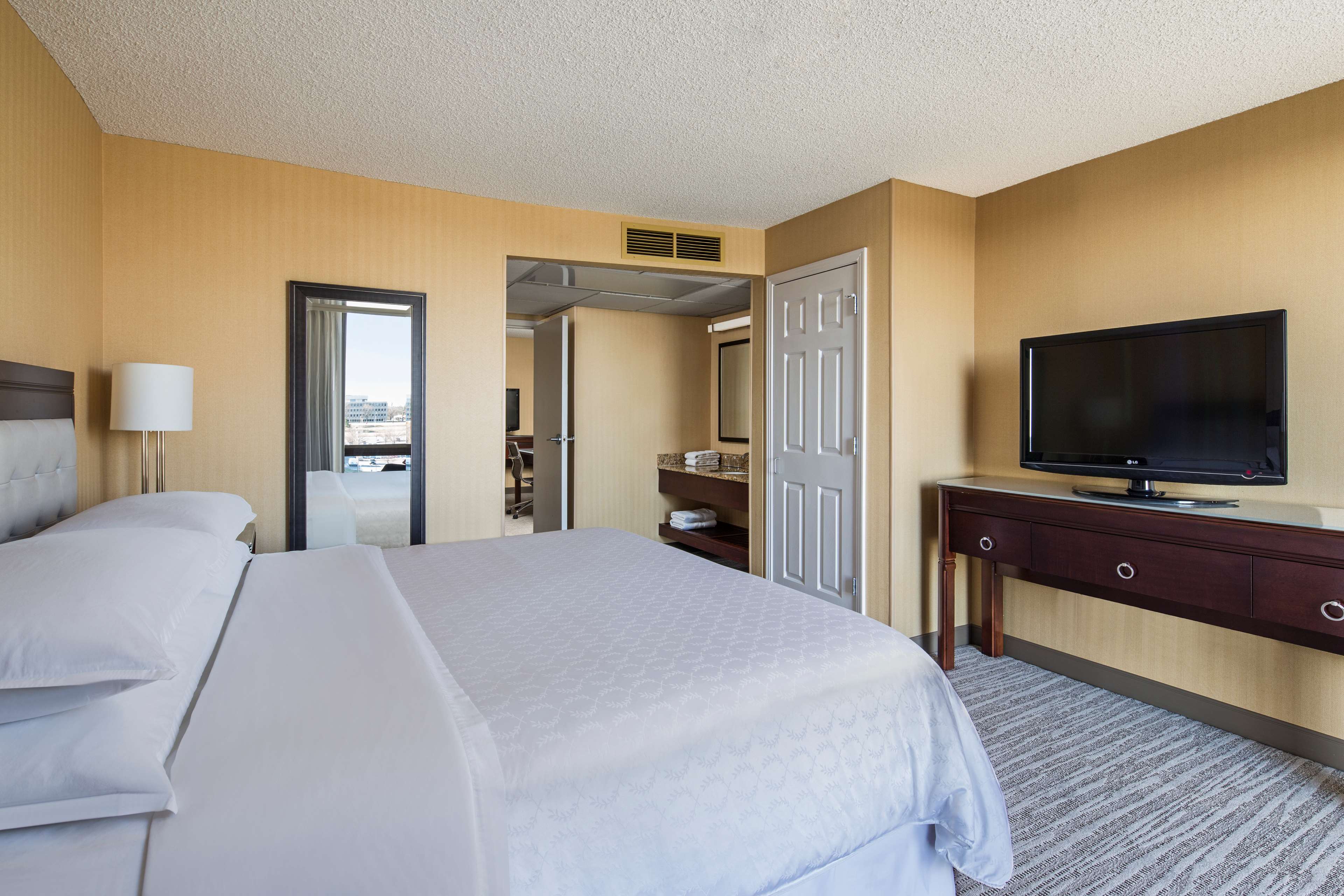 Sheraton West Des Moines Hotel