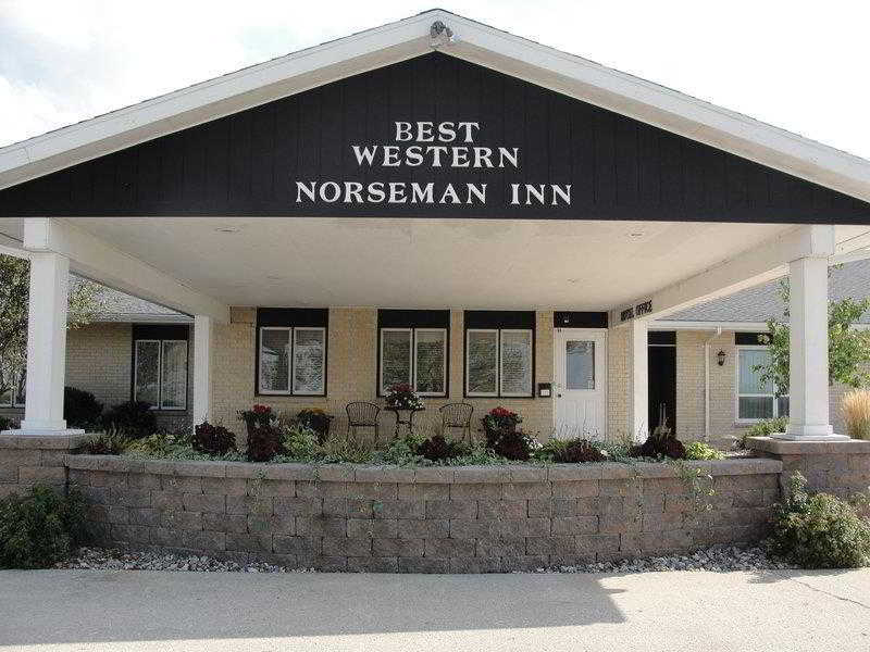 Super 8 by Wyndham Williams