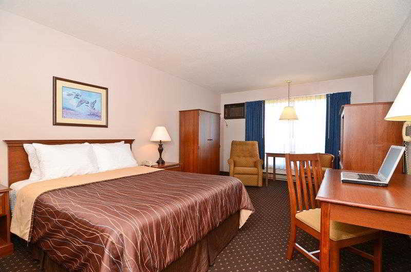 Super 8 by Wyndham Williams