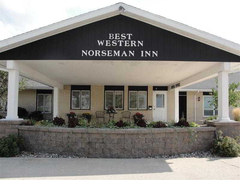 Super 8 by Wyndham Williams