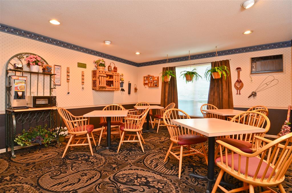 Super 8 by Wyndham Williams