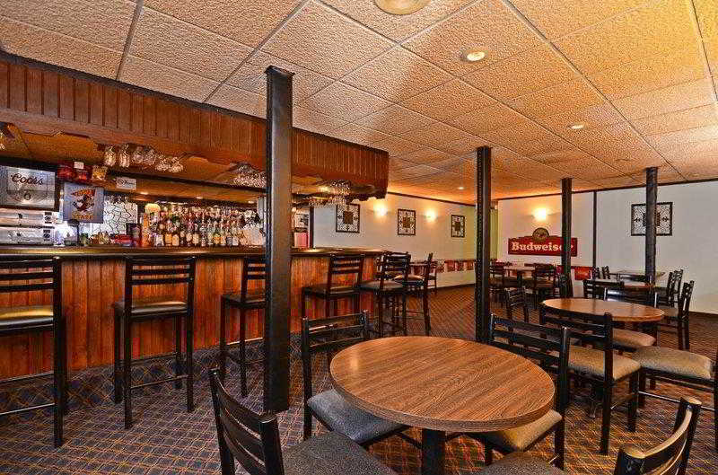 Super 8 by Wyndham Williams