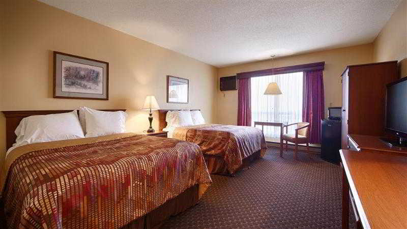 Super 8 by Wyndham Williams