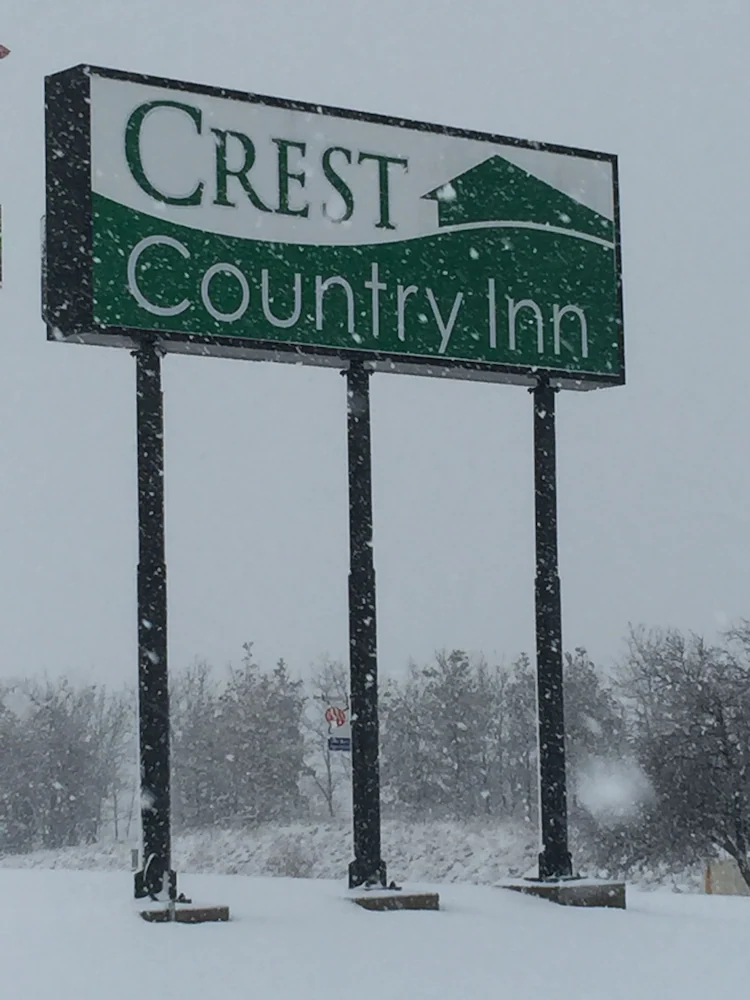 Crest Country Inn